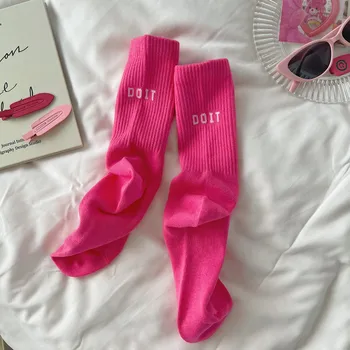 Розовые носки, женские весенне-осенние носки средней длины, Ins, Верхняя одежда, хлопчатобумажные спортивные чулки с буквами на высокой талии 5