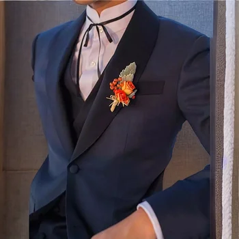 Элегантные смокинги жениха с отворотом из шали для свадьбы: Приталенные официальные мужские костюмы с блейзером на двух пуговицах (пиджак + брюки + жилет)